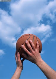 天津媒体报道朱辰杰戴面具训练引争议：国足冒险用人？球迷担忧声一片